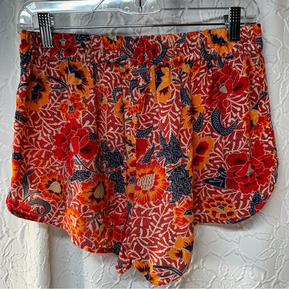 Billabong- Women’s  Red & Yellow🌼 Floral Shorts (M) - Picture 4 of 9